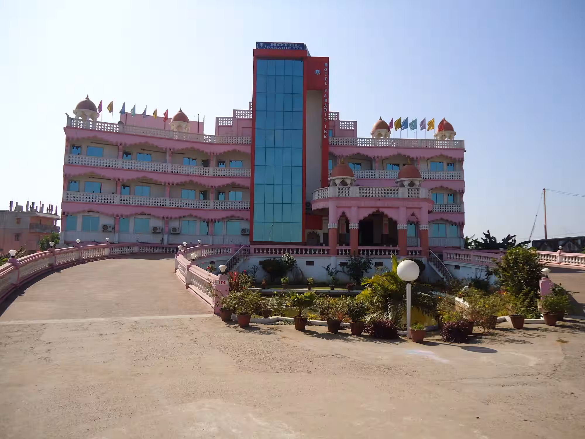 Hotel 4